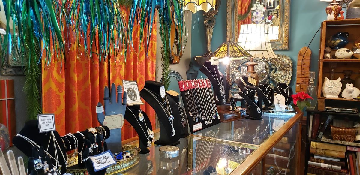 The Curiosity Shoppe — photo 4