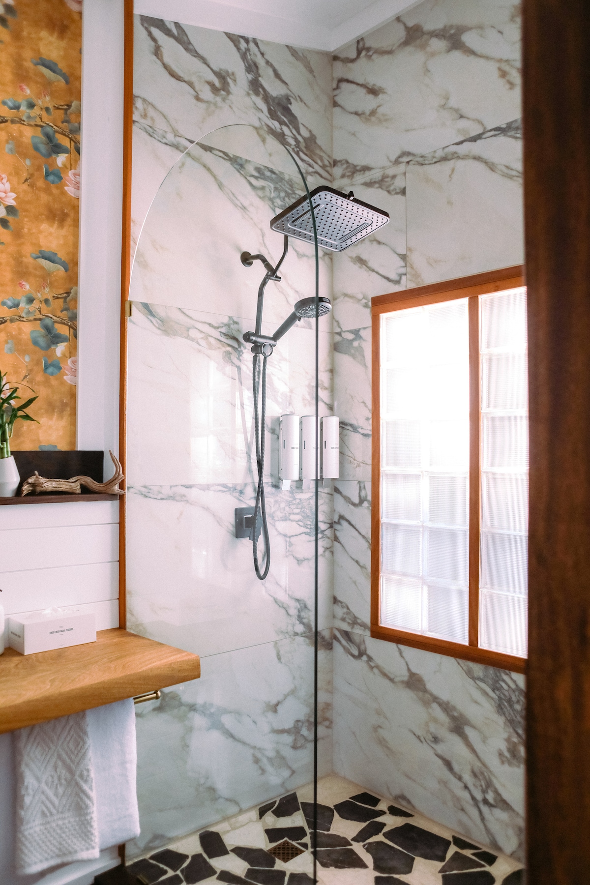 Dark City Solarium 10